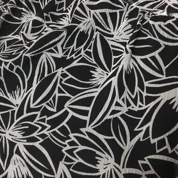 Fabulous Ann Taylor Loft halter - Picture 2 of 5